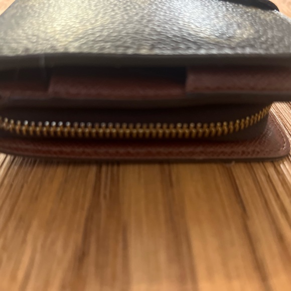 Louis Vuitton Monogram Compact Wallet - Picture 3 of 13